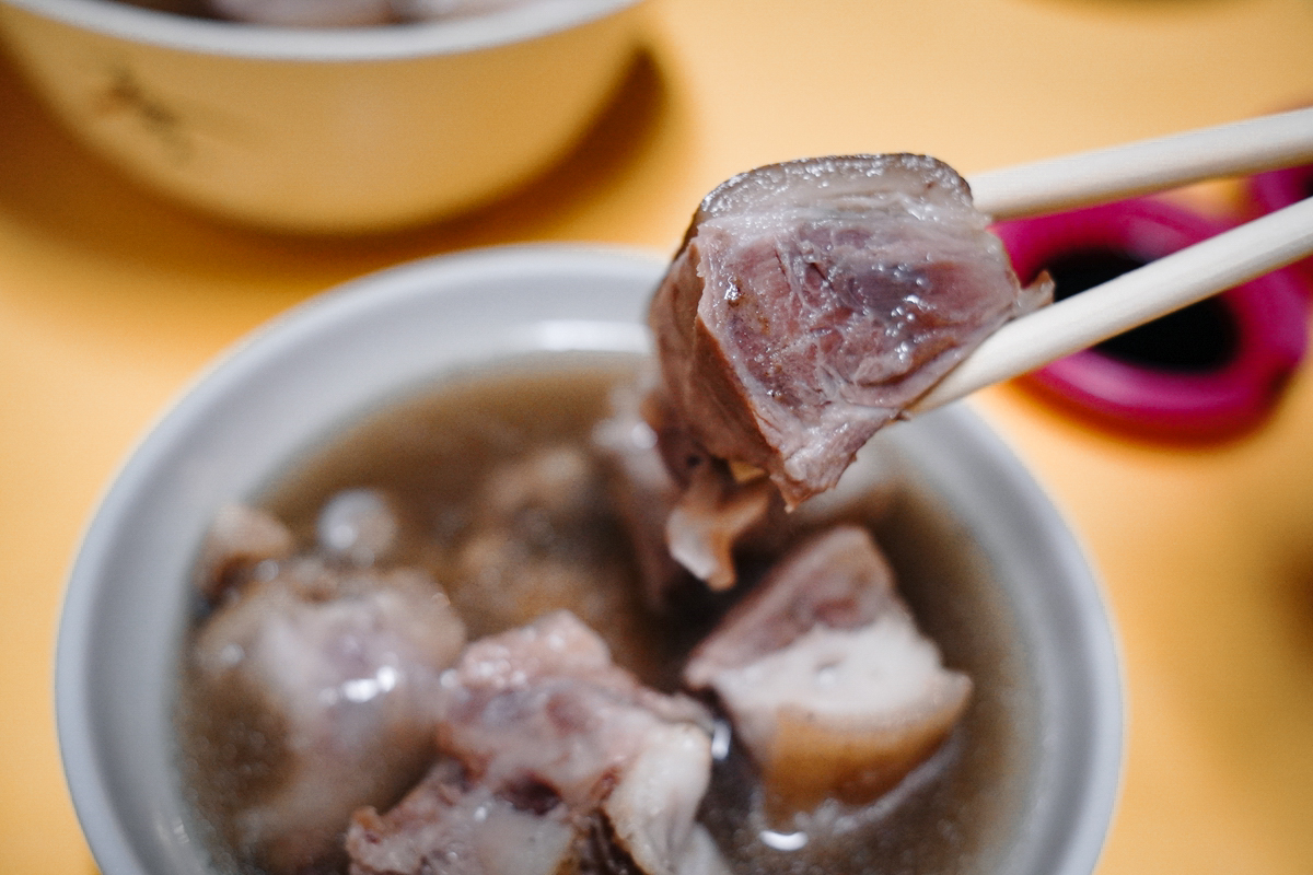 走進新莊四維市場探索當地美味！原滷味、劉家豆花、北港生炒鴨肉羹……下新莊的美食聚集地