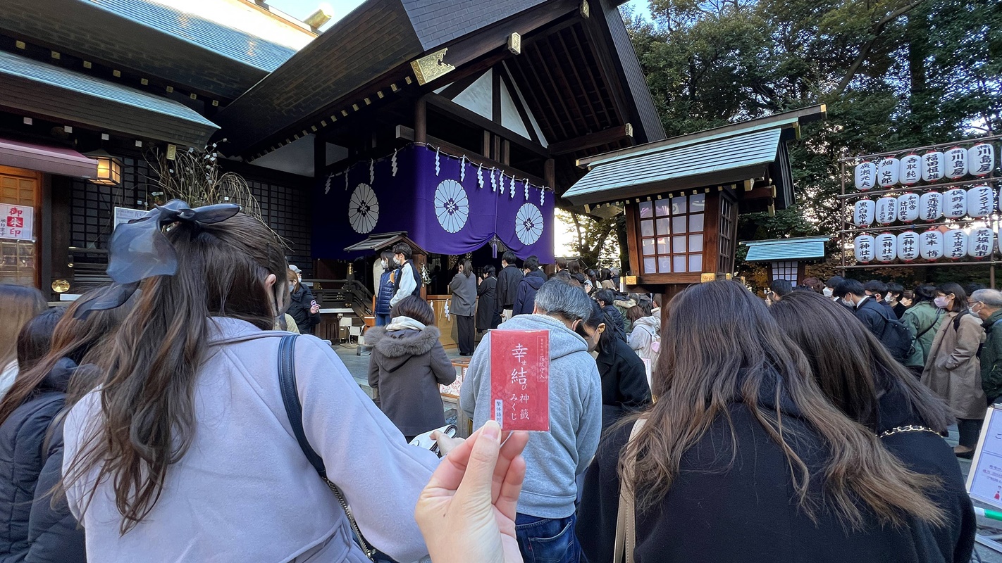詩情畫意的結緣神社！跟著東京上班族朝聖隱身商辦街區的「東京大神宮」