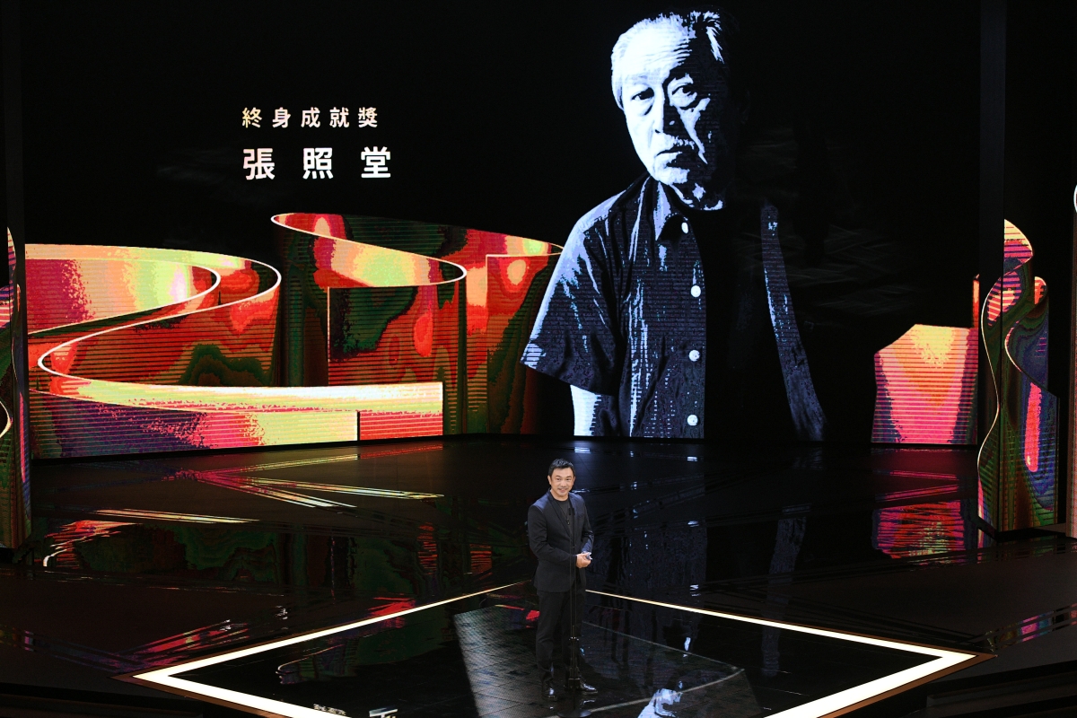 2022金馬獎典禮亮點：黃秋生奪影帝牽林諾上台好暖心、張艾嘉哽咽擁金馬