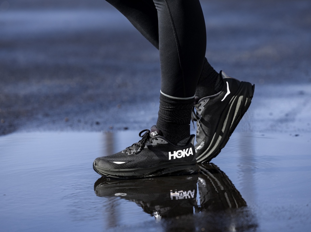 2023出國旅行必備的5款舒適球鞋推薦：New Balance、PUMA、Onitsuka Tiger、HOKA、Converse