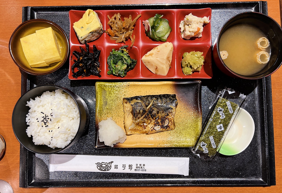 日本京都錦市場的另一種早餐選擇！到「京風惣菜朝食御膳」一嚐京都人記憶中的家常菜
