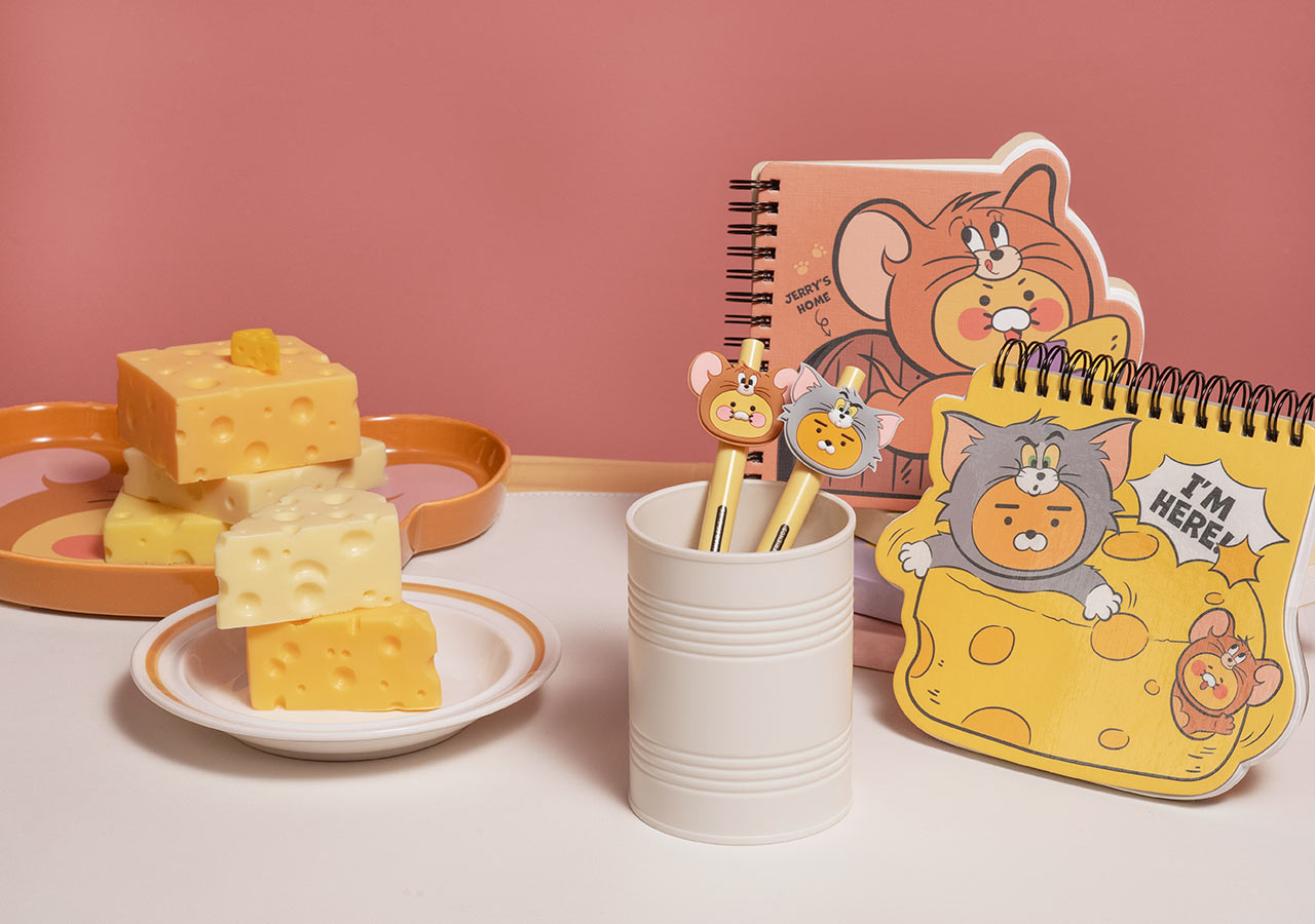 心臟爆擊！Kakao Friends×《Tom and Jerry》聯名小物登場，萊恩湯姆貓、春植傑利鼠可愛炸
