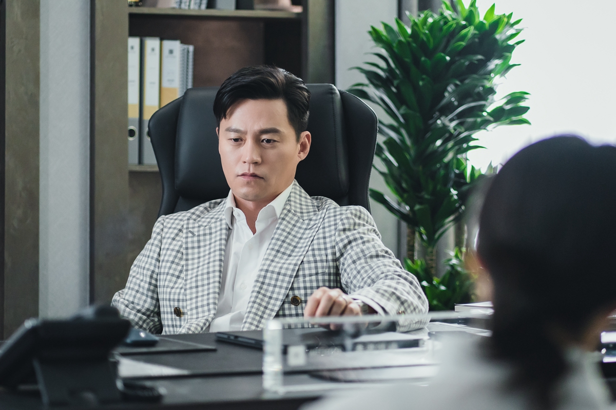 Neflix11月新片、新上架經典影片總整理！《王冠》、《First Love 初戀》、《全員逃走中》，連《步步驚心》和《楚喬傳》也在片單裡