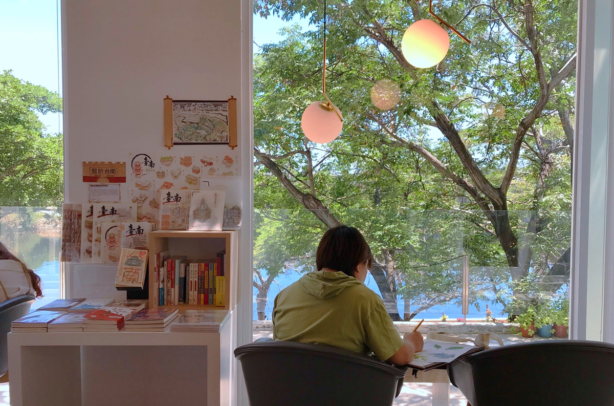 台南書香的游牧式閱讀旅行：5間藏在靜謐巷弄裡的獨立書店與咖啡廳
