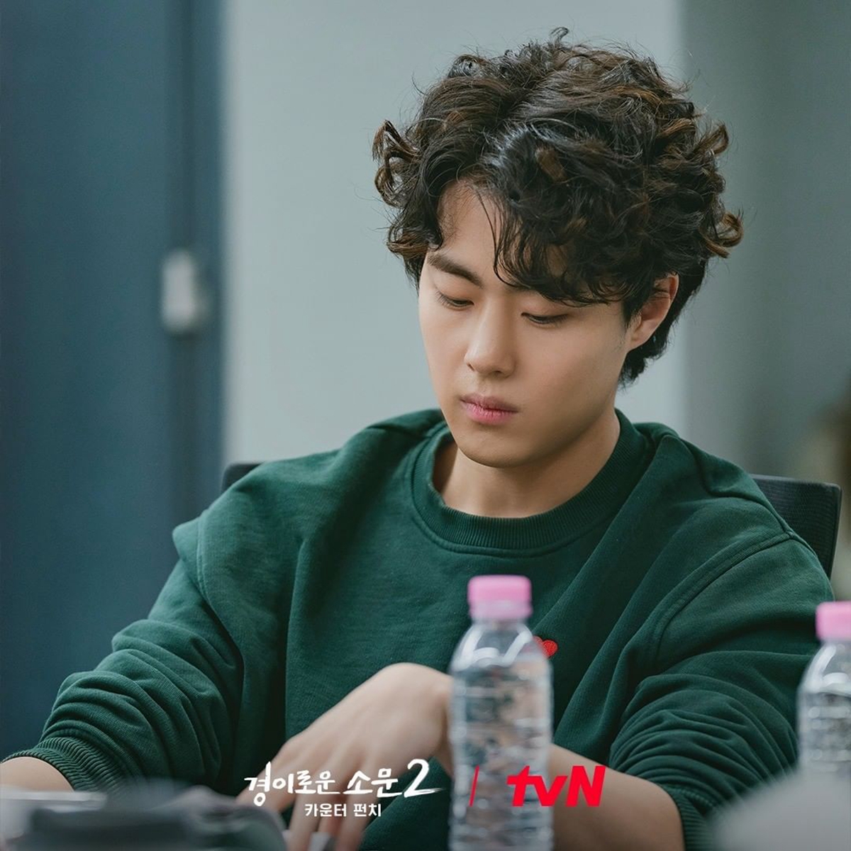 韓劇《驅魔麵館2》7月韓國開播！tvN公開讀本花絮照與海報與前導預告，暖男姜其永惡鬼造型曝光