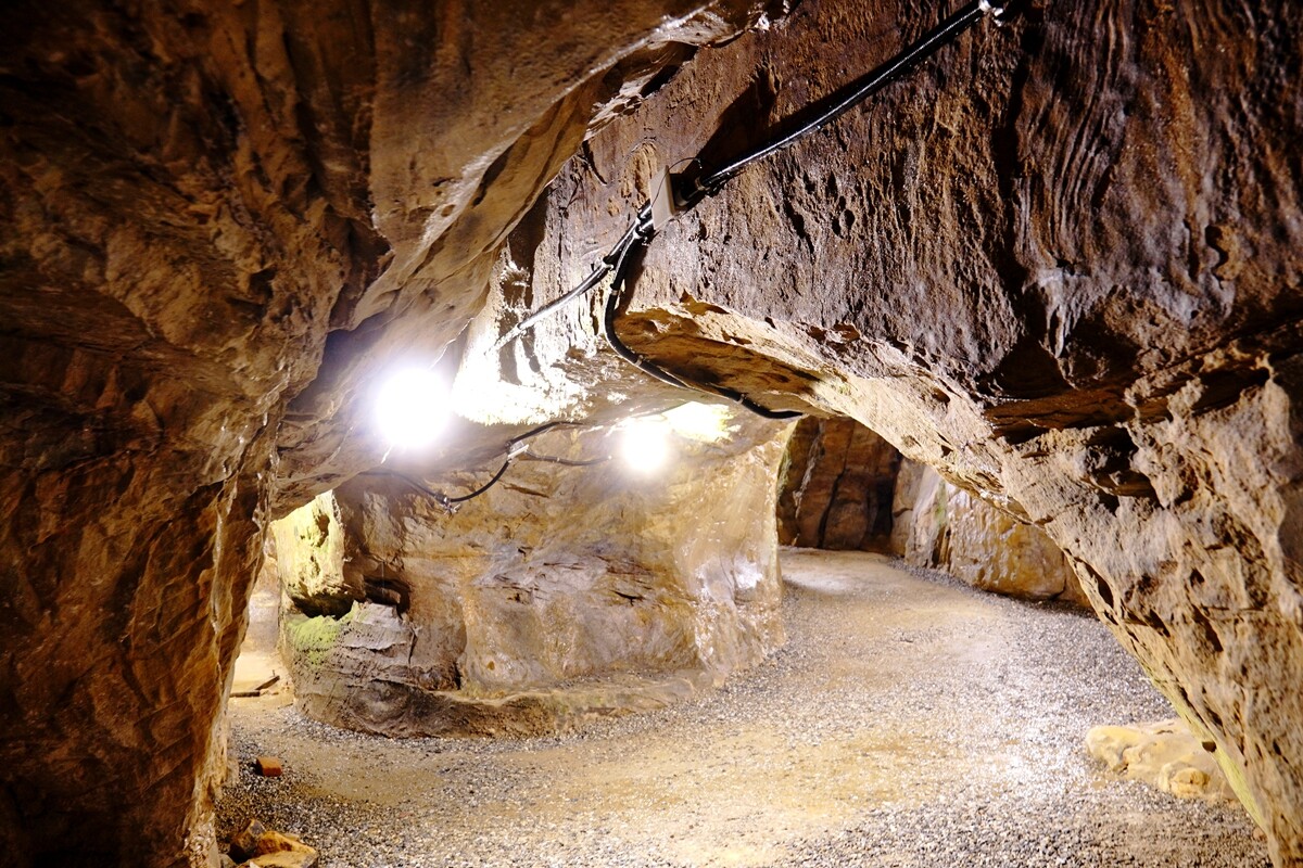 秘境中的海蝕洞秘境：佛手洞