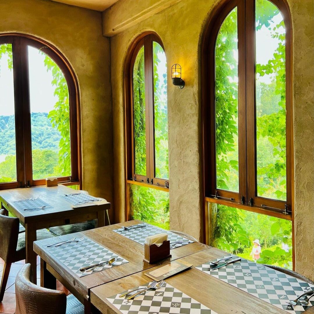 天空之城：歐式古堡景觀餐廳