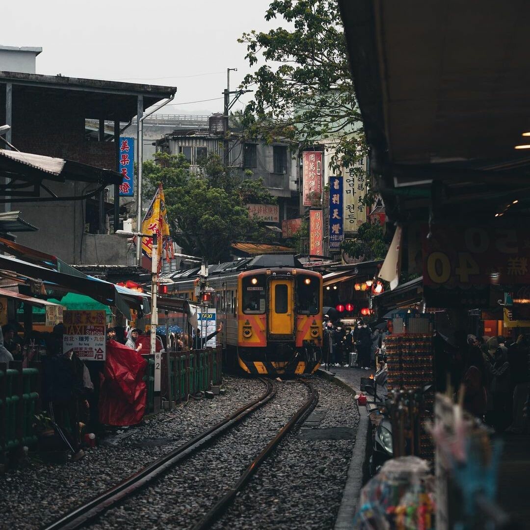 放天燈吃美食：十分老街