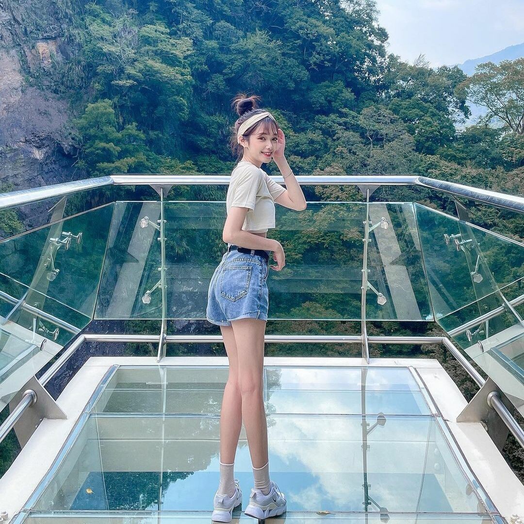 小烏來天空步道:俯瞰溪谷美景 小烏來天空步道:俯瞰溪谷美景