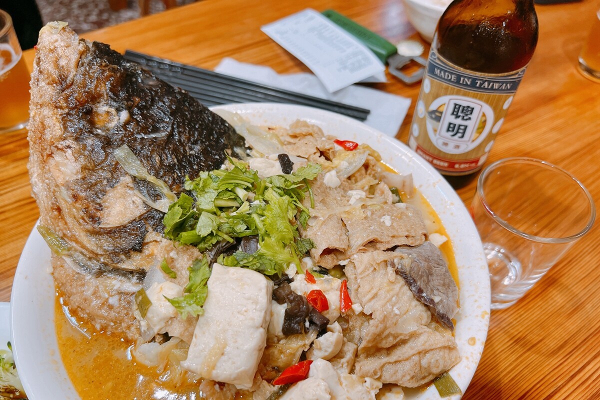 跟著人群到林聰明砂鍋魚頭排隊