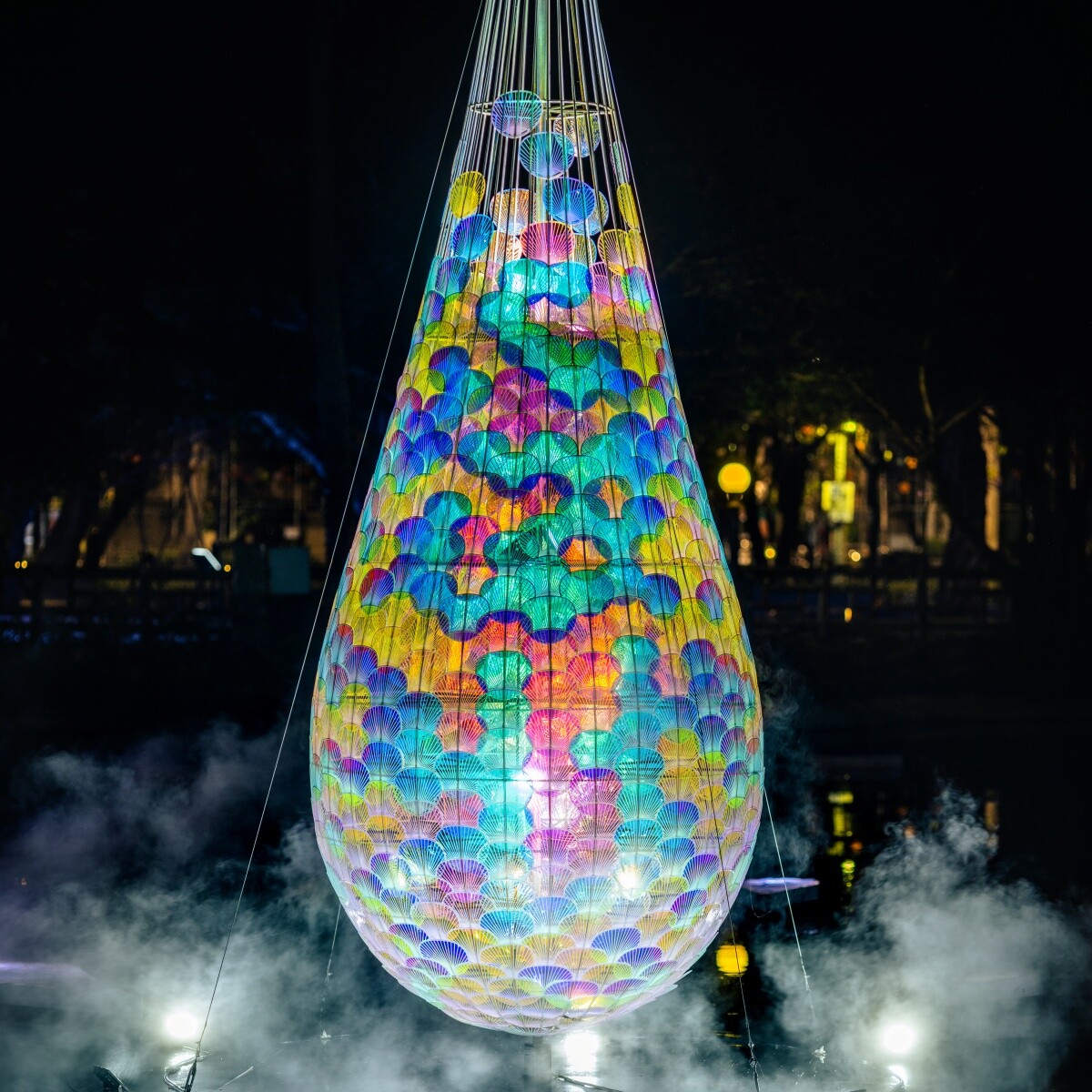 台灣燈會國父紀念館打卡推薦：揹著月亮的女人、滴光