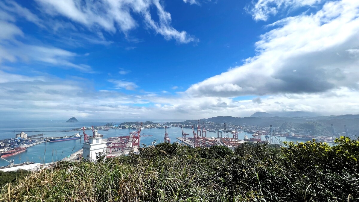 球子山燈塔選眺270度基隆港灣