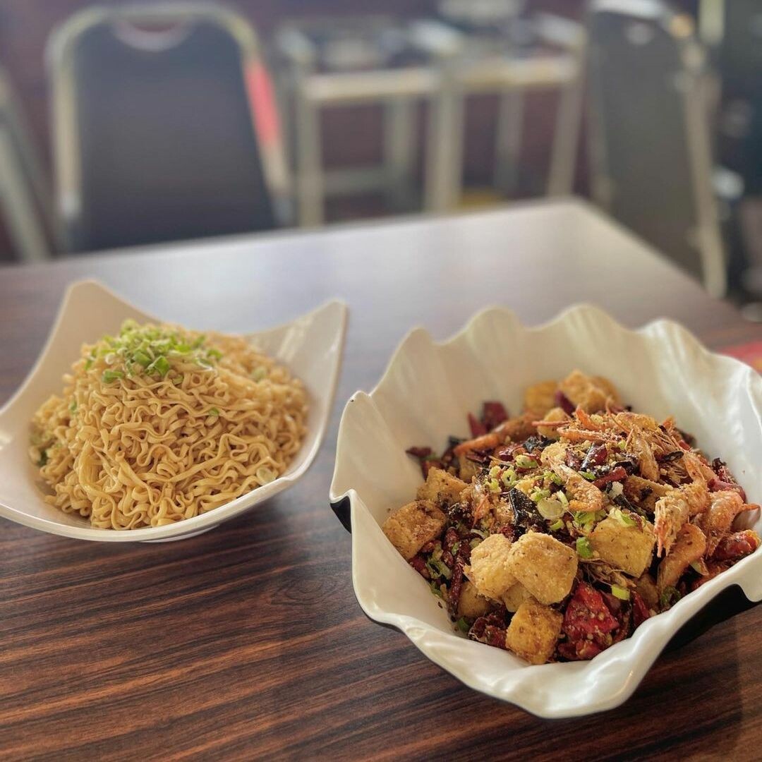 好雞婆土雞城：品嚐美味香草烤雞