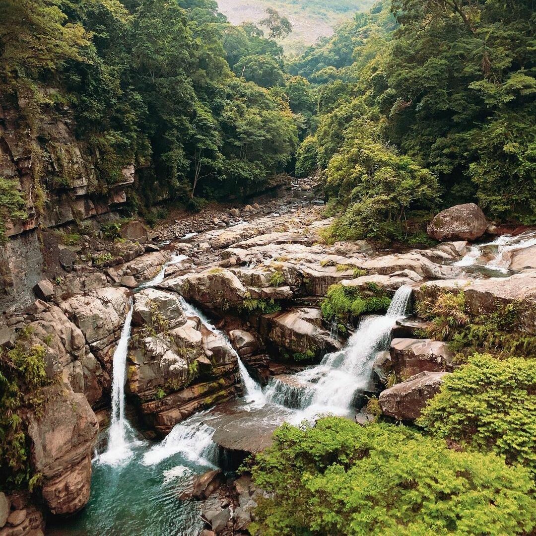 神仙谷瀑布：壯麗峽谷瀑布